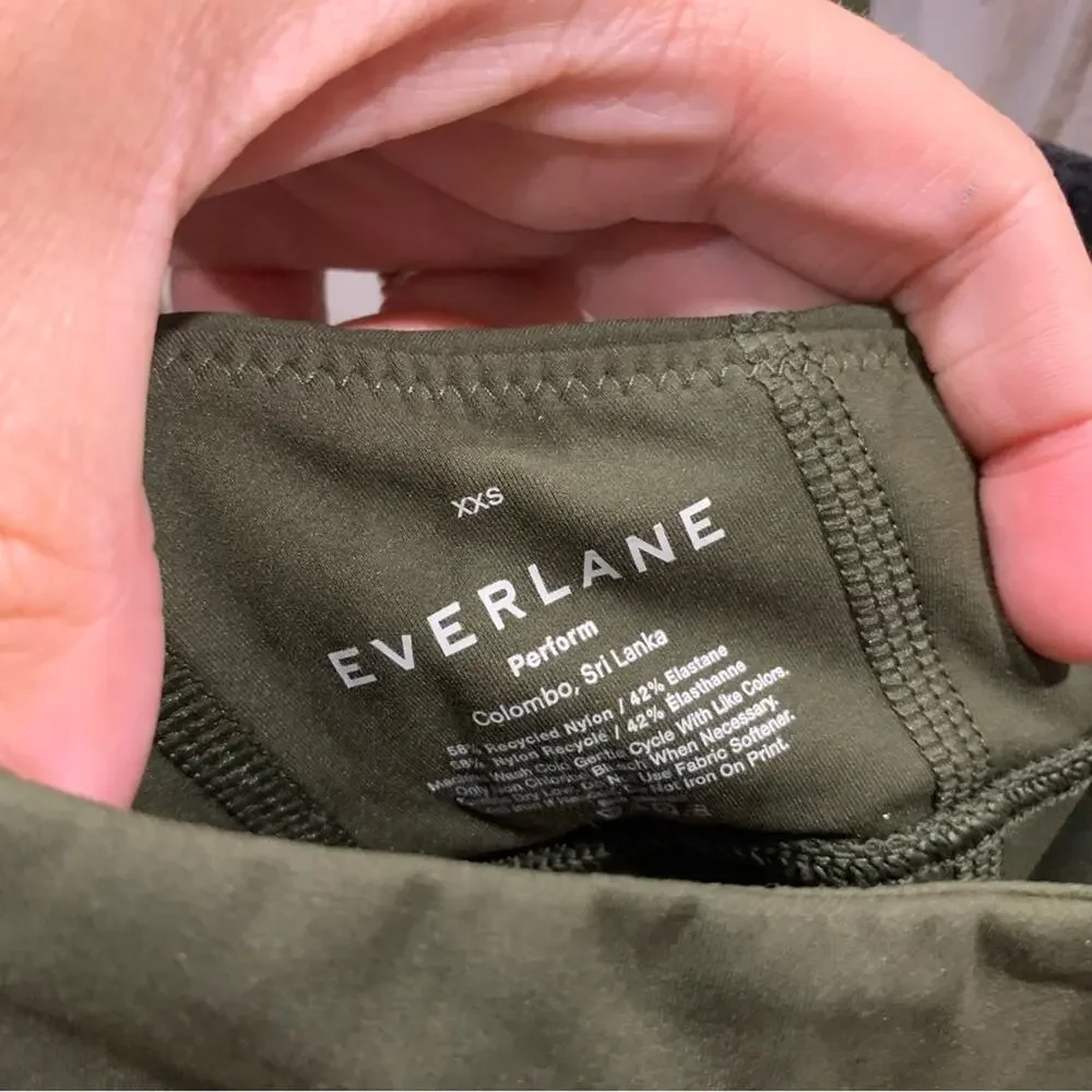 NWT Everlane The Perform Cropped Top Sports Bra